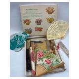 Vtg Folding Fans & Acc. Floral Flair