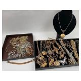 Vtg Costume Necklaces & Pendants