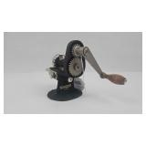 1930s Singer Cast Iron Pinking Machine