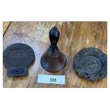 1 VINTAGE LOT 2 VINTAGE ASHTRAYS SCHOOL BELL