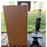 VINTAGE EDMUND SCIENTIFIC MICROSCOPE 300X BOX