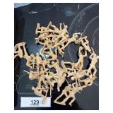 VINTAGE LOT OF TAN ARMY MEN /. SHIPPING