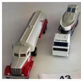 US COAST GUARD TRUCK / CHEVRON TRUCK / Ships