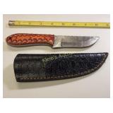 Damascus steel hunting knife w/leather sheath