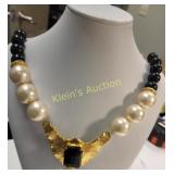 black beads & faux pearls necklace