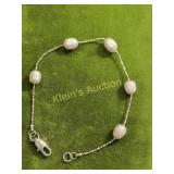 silvertone pearl bracelet 7 3/4" nice