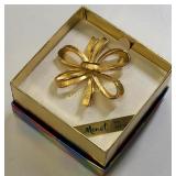 monet vintage bow brooch /pin mint in orig box to