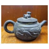 Chinese yixing clay zisha teapot w/dragon design