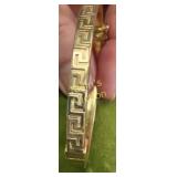 14K yellow gold gorgeous hinged bangle bracelet!