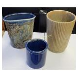 pottery pieces signed too arne bang? 3 x bid
