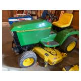 John Deere 425 Garden Tractor