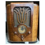 #71 Vintage Gruneu Tombstone Radio Model: Chassis Type 7B