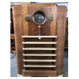 #138 Beautiful Art Deco Zenith Radio 