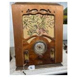 #76 Kadette Tombstone Radio Model Jensen Electro Dynamic B16