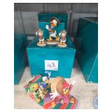 Airborne Amigos Donald Duck, Jose Carioca, and Panchito 185/500 #4021349, Happy Camper Donald Duck #