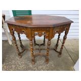 Walnut Barley Twisted Legs Parlor Table