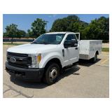 UM#1203 2017 Ford F350 DRW Service body truck