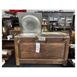#422 Ideal Fireless Cooker manufactured by The Toledo Cooker Company
