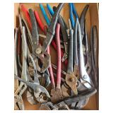 BOx Lot: Assortment of Pliers BOx Lot: Assortment of Pliers