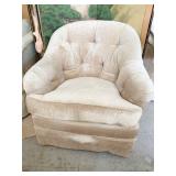 OFF GRAY SHIMMERING SILVER TUFTED BACK ARMCHAIR