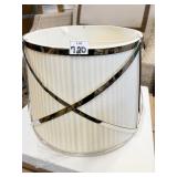 BEAUTIFUL NEW SHADE W/ METAL BAND