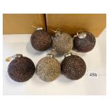 4 NEW PACKAGES OF ROOST MISTLETOE BRASS GARLAND