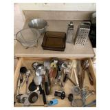 BAKING DISH, GRATER, STRAINER
