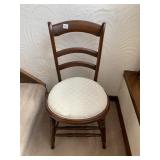 WALNUT CHAIR CREAM UPHL.