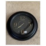 BATTERY OP CLOCK PLASTIC 20" ROUND
