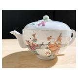CHINESE FAMILLE ROSE PORCELAIN TEAPOT