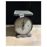 VINTAGE SCALE AMERICAN FAMILY