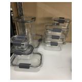 LOCKING FOOD STORAGE CONTAINERS
