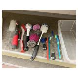 RUBBERMAID REVEAL SCRUBBER, BOTTLE BRUSHES,
