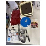 HAMILTON BEACH HAND MIXER, MEASURING CUPS