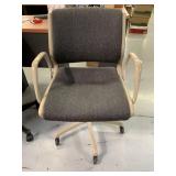 GRAY ROLLING OFFICE CHAIR
