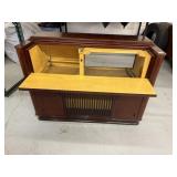 BEAUTIFUL WOOD FOLD DOWN VINTAGE STEREO CABINET