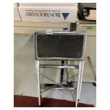FOLDING STEP STOOL