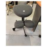 ERGONOMIC KNEELING CHAIR