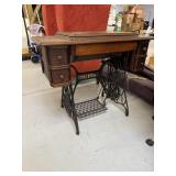 TREADLE SEWING MACHINE OAK CABINET 4 DRAWER