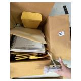 ENVELOPES FILLED WITH SEEDS OWNER INTO ORGANIC