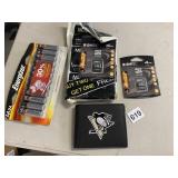 PENGUINS WALLET NEW, M TECH 4 GIGABYTE CARDS NEW