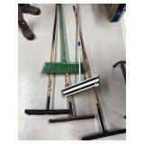 DRIVEWAY SEALER BRUSHES, FLOOR DUSTER
