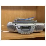 FRONT GATE AM FM RADIO RECEIVER WITH CD PLAYER