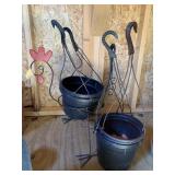 METAL ROOSTER PLANT HOLDER, PLASTIC PLANTERS