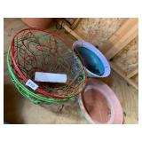 METAL HANGING BASKETS,