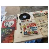 GROUP OF ALBUMS INCLUDING MANY CHRISTMAS
