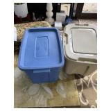 RUBBERMAID & HOMZ TOTE, TIMES 2