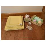 TOMMY BAHAMA MELAMINE SQUARE YELLOW PLATES,