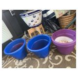 POTTERY PLANTER WITH SWIRL DESIGN AND BAMBOO