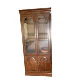 ETHAN ALLEN GEORGIAN COURT CHERRY DISPLAY LIGHTED